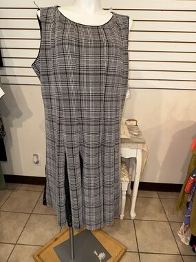 dressbarn Black and White Houndstooth Knit Dress